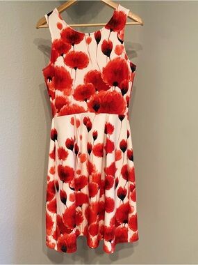 Gilli Sleeveless Poppy Print Dress